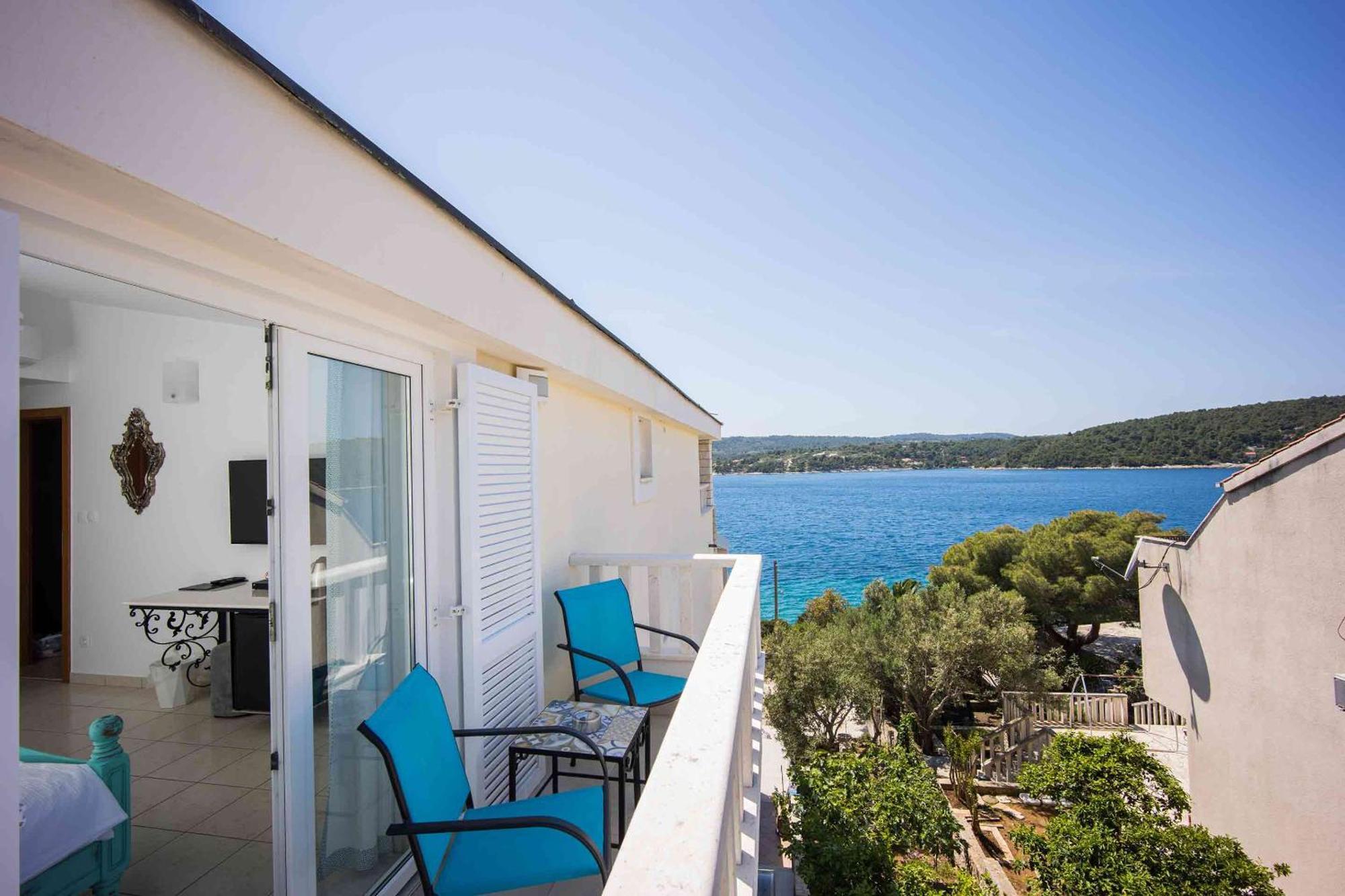 Boutique Guesthouse Sveti Petar, On The Beach, Heated Pool & Boat Berth - Adult Only Nečujam Kültér fotó