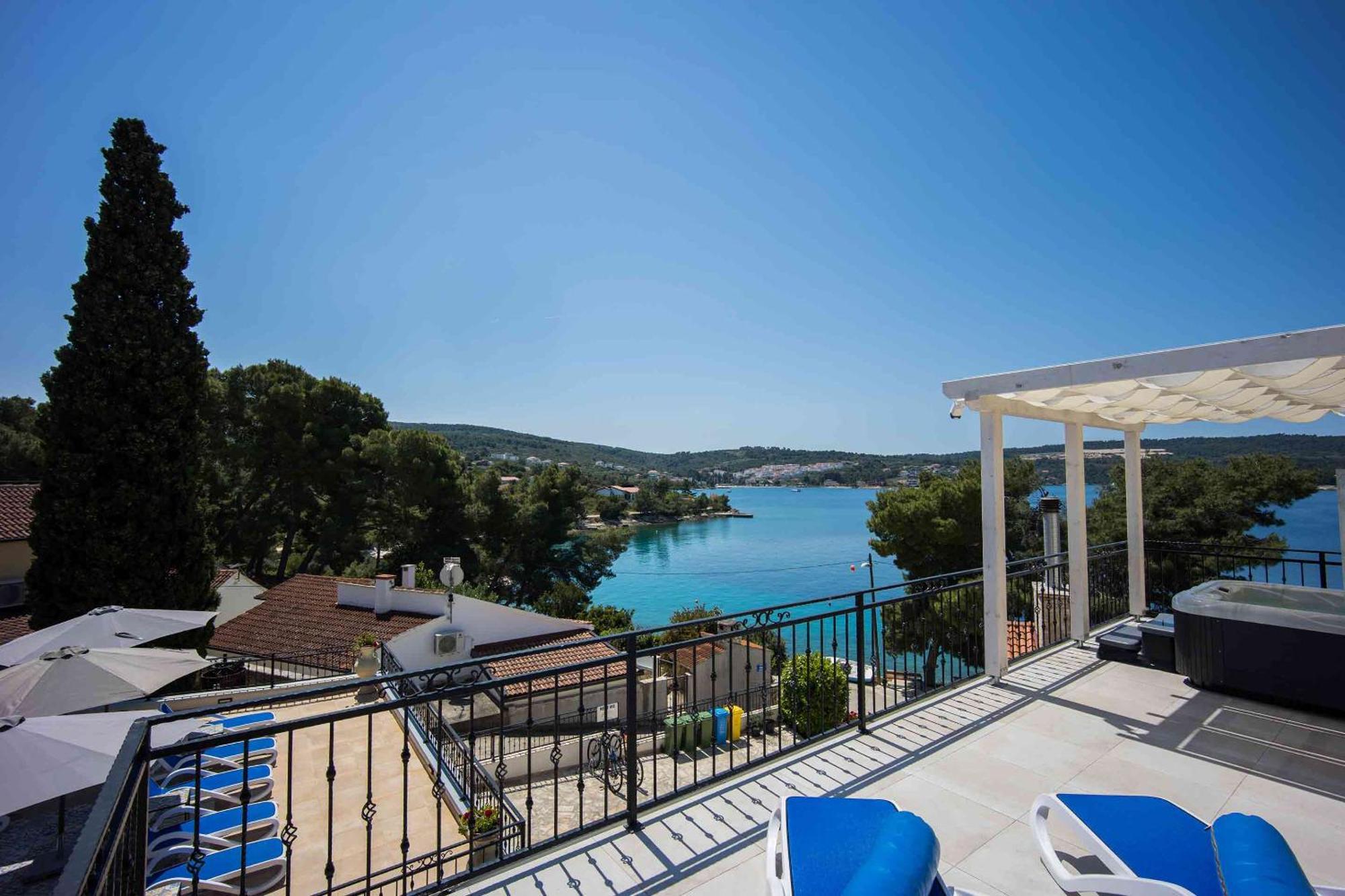 Boutique Guesthouse Sveti Petar, On The Beach, Heated Pool & Boat Berth - Adult Only Nečujam Kültér fotó