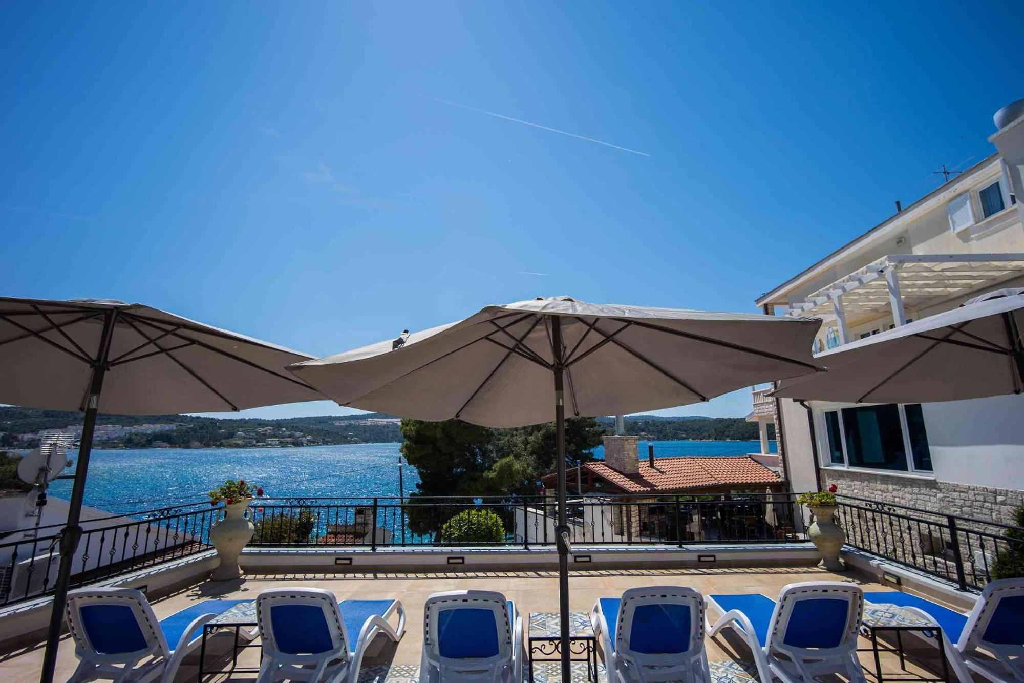 Boutique Guesthouse Sveti Petar, On The Beach, Heated Pool & Boat Berth - Adult Only Nečujam Kültér fotó