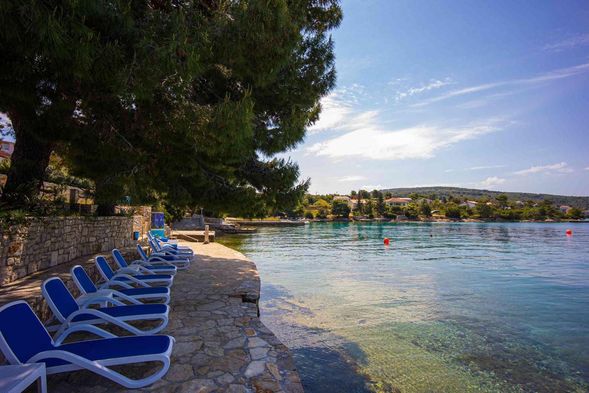 Boutique Guesthouse Sveti Petar, On The Beach, Heated Pool & Boat Berth - Adult Only Nečujam Kültér fotó