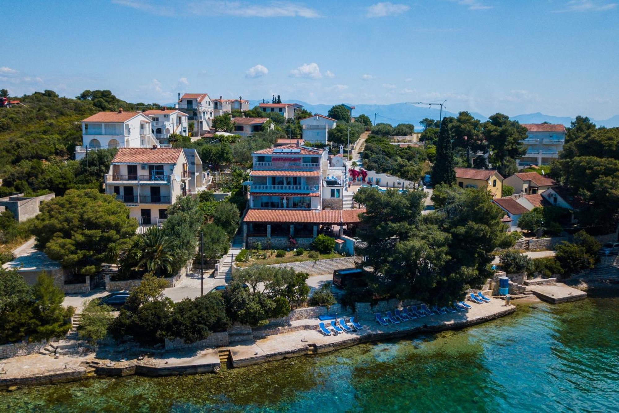 Boutique Guesthouse Sveti Petar, On The Beach, Heated Pool & Boat Berth - Adult Only Nečujam Kültér fotó