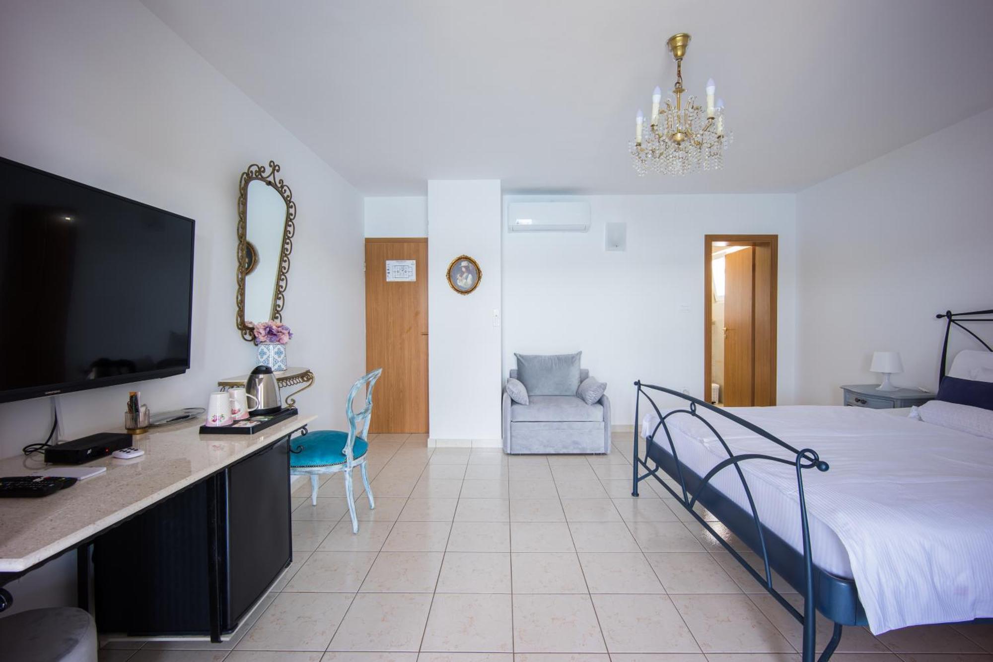 Boutique Guesthouse Sveti Petar, On The Beach, Heated Pool & Boat Berth - Adult Only Nečujam Kültér fotó